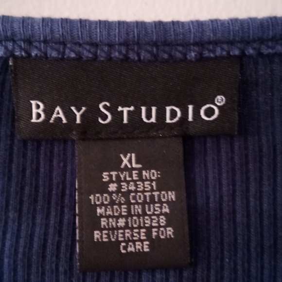 Navy top with fancy neckline - Picture 4 of 5